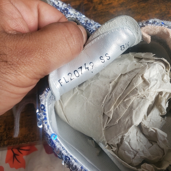 Womens Blue silver Sequin Stuart Weitzman shoes/sneakers. Size 8.5 - Picture 7 of 7